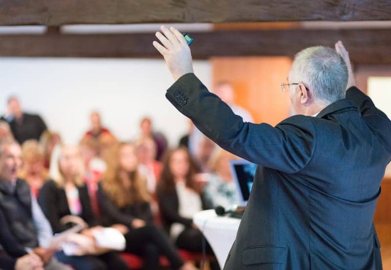 Autopromoção ou Pregação Autopromoção ou Pregação