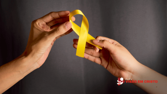 Setembro Amarelo Setembro Amarelo também é sobre aprender a conversar com quem sofre. Veja como abordar alguém, o que dizer, o que evitar e quando buscar ajuda.