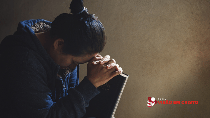 fé inabalável O que é uma fé inabalável? Descubra como permanecer firme em Deus mesmo diante das dúvidas, perdas, esperas e crises da vida.