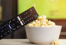 Cinema em casa com o grupo de adolescente Cinema em casa