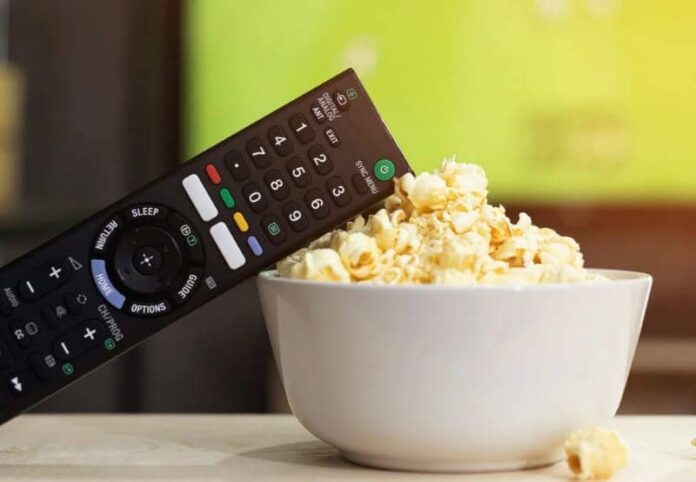 Cinema em casa com o grupo de adolescente Cinema em casa