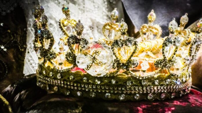 O Único Digno Capa Podcast Reflexão da Bíblia com tema O Único Digno