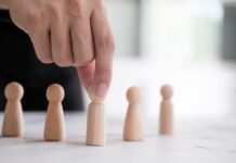 Quando Deus Escolhe Capa do podcast Reflexão da bíblia com o tema Quando Deus Escolhe