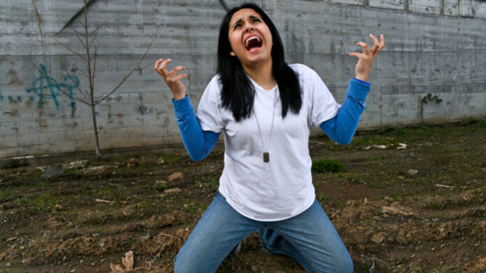 O Clamor Capa do podcast Reflexão da Bíblia com o tema O Clamor, é única coisa que separa da resposta que você precisa