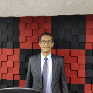 Pr. Lucas B. Garcia