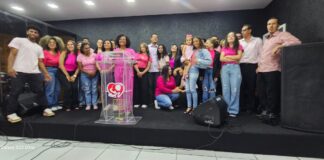 Um Culto de Solidariedade e Esperança: Igreja Visão em Cristo Abraça a Campanha Outubro Rosa Outubro Rosa