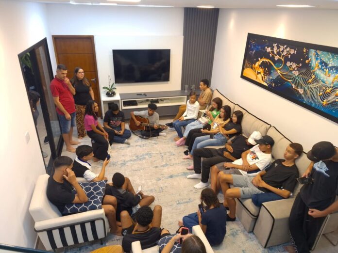 Encontro de Jovens Encontro de Jovens