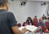 Conclusão da Capacitação de Líderes na Comunidade Visão em Cristo Imagem do pastor Lucas dando o Capacitação de líderes