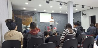 Mudanças Radicais na Visão em Cristo: Ministério de Louvor Assume Papel Central na Formação Musical do Kids e Adolescentes Reunião de líderes da Visão em Cristo traz mudanças