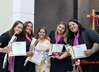 Equipe do Visão Kids Celebra Formatura da APEC: Um Marco para o Ministério Infantil Descubra como a formatura na APEC está transformando o Visão Kids e fortalecendo a evangelização das crianças.