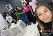 Tarde do Cinema reúne jovens e adolescentes para um momento de fé e comunhão No sábado, dia 22 de fevereiro de 2025, a Comunidade Visão em Cristo promoveu uma sessão especial de cinema para os jovens e adolescentes, com a exibição do filme "Eu Só Posso Imaginar", seguida de uma confraternização.