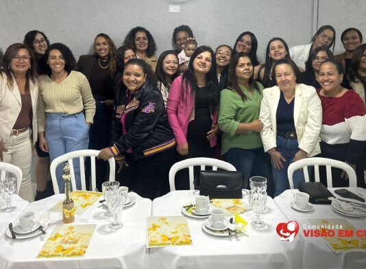 “Mesa com a Pastora” reúne mulheres da Visão em Cristo para uma tarde de edificação e comunhão Encontro “Mesa com a Pastora” reuniu as mulheres da Comunidade Visão em Cristo em 09/08/2025 para um bate-papo bíblico e um chá da tarde especial.