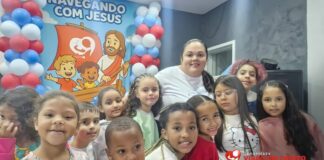 Visão Kids realiza culto especial “Navegando com Jesus” e encanta crianças em Arujá O culto infantil “Navegando com Jesus” da Comunidade Visão em Cristo encantou crianças e visitantes com louvor, teatro e uma mensagem especial.