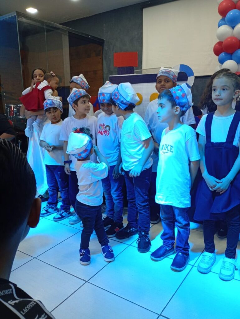 O culto infantil “Navegando com Jesus” da Comunidade Visão em Cristo encantou crianças e visitantes com louvor, teatro e uma mensagem especial.