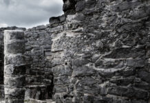 Além das Ruínas: Desvendando a Esperança nas Palavras de Isaías 46:15-16