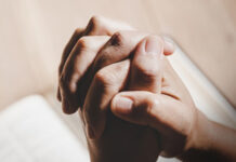 Oração do Pai Nosso: Explorando as Profundezas do Texto Mateus 6.9