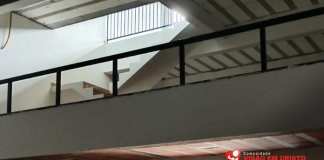 Obra avança: armação metálica do guarda-corpo do mezanino é instalada na nova igreja Armação metálica do guarda-corpo do mezanino da nova igreja foi instalada e aguarda colocação dos vidros para finalização da estrutura.