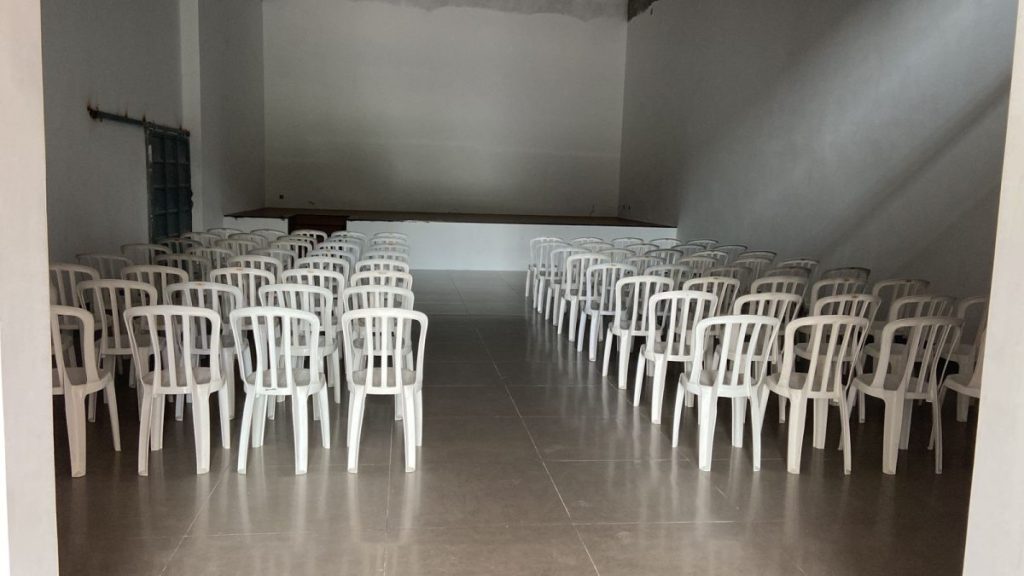 Mesmo com ajustes ainda em andamento, fé e unidade impulsionam a Comunidade Visão em Cristo a viver um momento histórico no novo espaço.