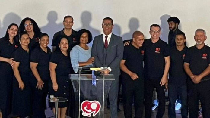 Primeira Santa Ceia no novo templo da Visão em Cristo reuniu louvor, palavra, visita à estrutura e bênção apostólica em 01/05/2026.