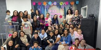 Visão Kids emociona mães com homenagem especial no Dia das Mães na Visão em Cristo Visão Kids homenageia mães com apresentação especial, lembranças e decoração temática no culto de Dia das Mães da Visão em Cristo.
