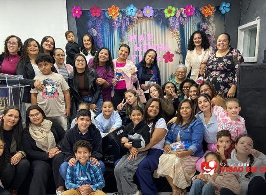 Visão Kids emociona mães com homenagem especial no Dia das Mães na Visão em Cristo Visão Kids homenageia mães com apresentação especial, lembranças e decoração temática no culto de Dia das Mães da Visão em Cristo.