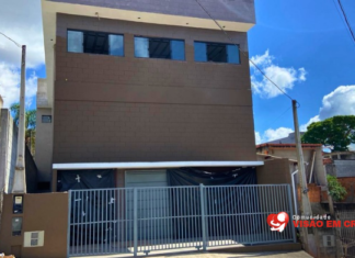 Novo templo começa a ganhar uma nova cara: frente da igreja recebe pintura para futura fachada